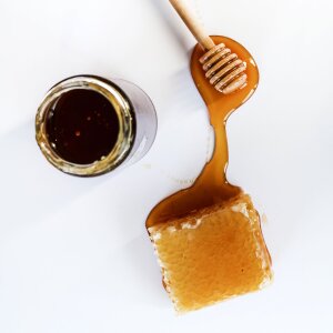 Hi!Honey Erdbeergeist Manuka durchsichtig supersüß 3l